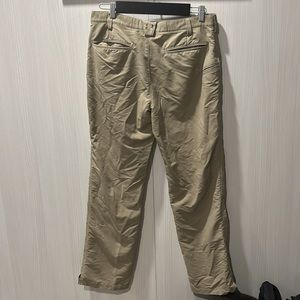 Under armour golf pants 34/32 fit like a 32/32